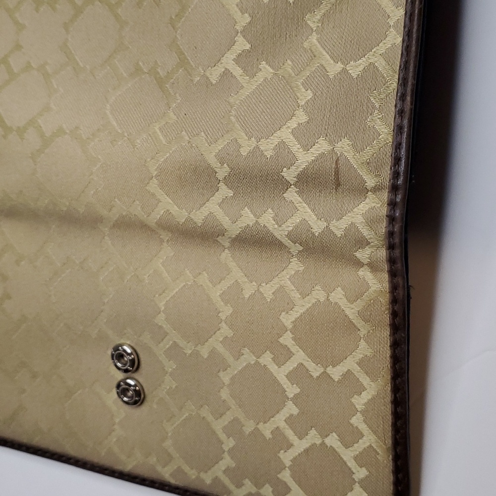Tommy Hilfiger Checkbook/Wallet - Picture 8 of 8